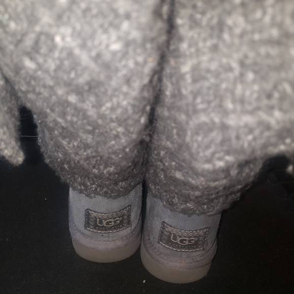 UGG Lattice Cardy Boots 3066-Charcoal, Size 6 - Picture 4 of 10